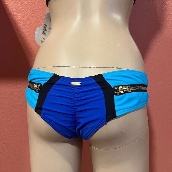 BEACH BUNNY SWIMWEAR.. - Picture 9 of 10